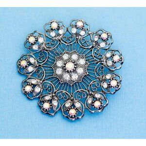 Vintage Dainty Silver Flowers Brooch - N29